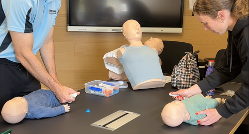 Mobile First Aid Course in Joondalup. Our trusted trainers come to your fitness, age caring, wellness businesses. hltaid009​, hltaid011 in Joondalup.